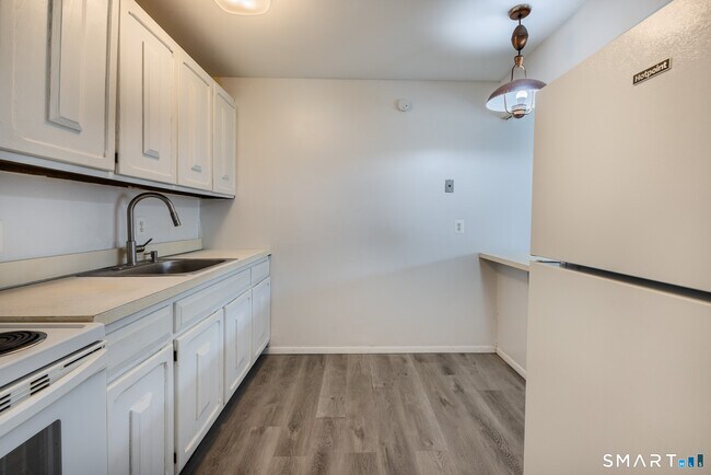 Building Photo - 31 Bostwick Arms