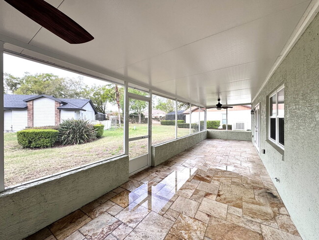 Building Photo - 4818 Breezy Palms Ct