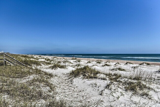 Building Photo - 1718 S Fletcher Ave