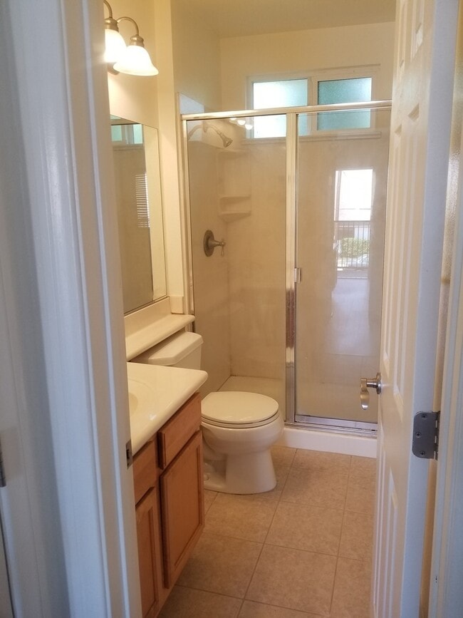 Building Photo - Clean Upstairs Unit In Convenient Location- Close to SDSU!