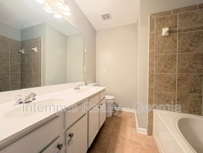 Building Photo - 904 Prestwyck Ct