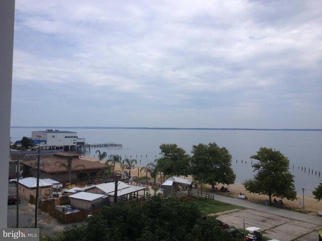 Building Photo - 100 Taylor St