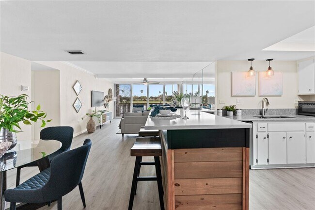 Building Photo - 450 Treasure Island Causeway