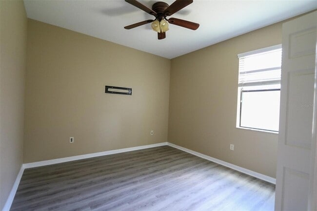 Building Photo - 1208 Oakcrest Dr