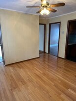 Building Photo - 820 2nd St