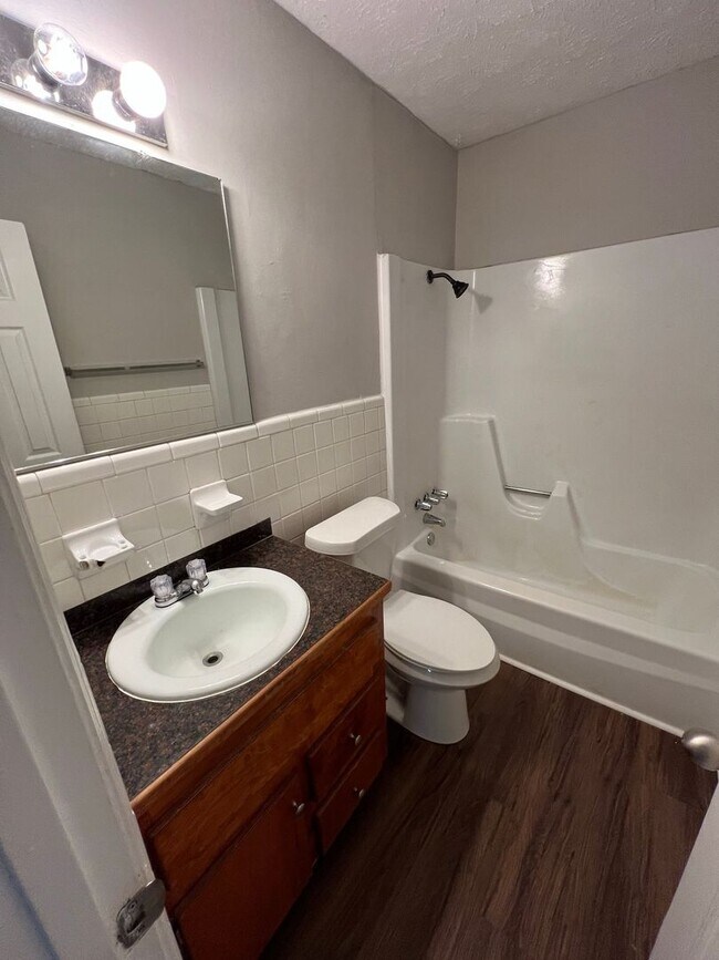 Building Photo - 4689 Cook Dr