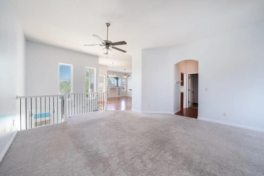 Building Photo - 14011 E Watson St