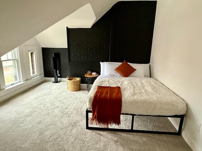 Building Photo - 309-311 West 4th Avenue-SI ID1265639P