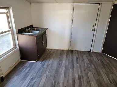 Building Photo - "Charming 2-Bedroom Retreat in Laurens - Your Cozy Haven Awaits!"