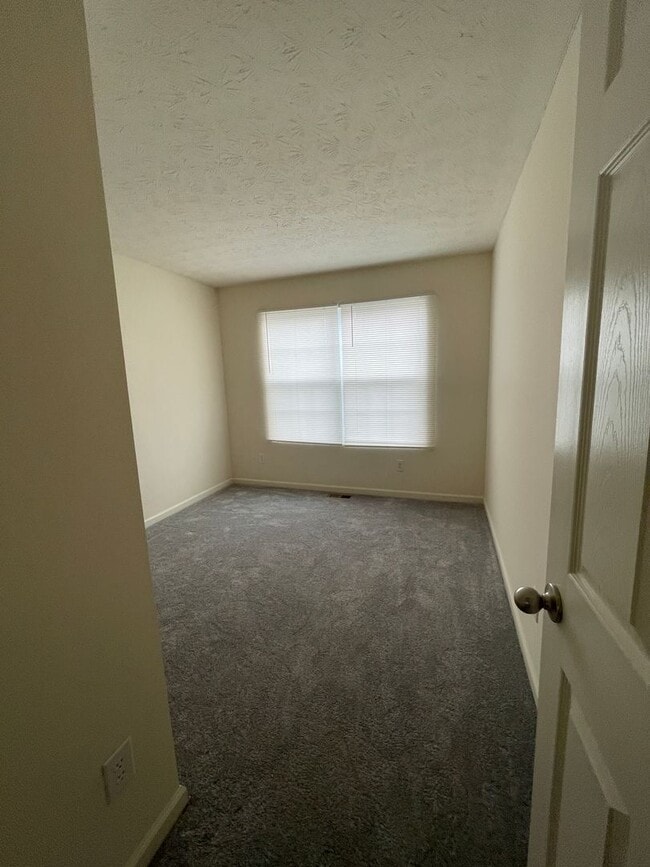 Building Photo - 2018 Creekstone Dr