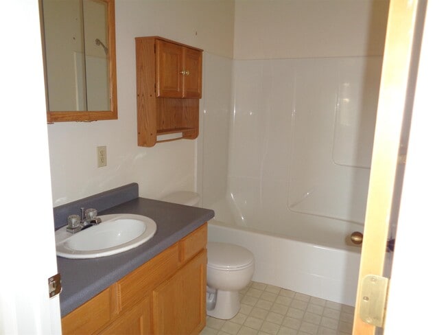 Building Photo - 143 Meadow Lark Ln