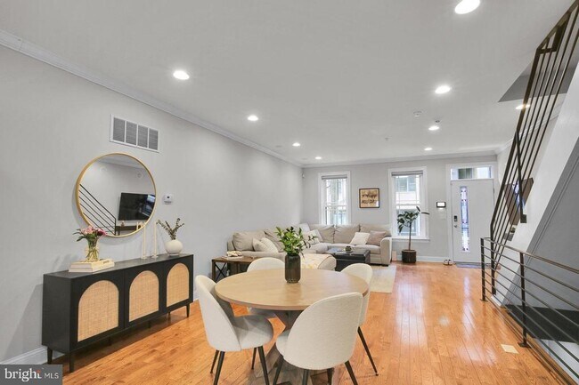 Building Photo - 1715 N Howard St