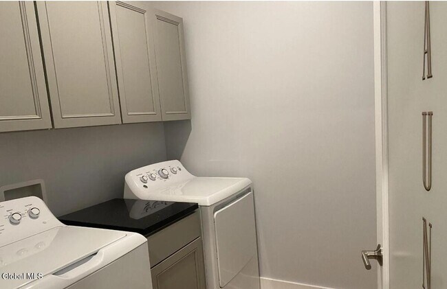 Building Photo - 116 West Ave