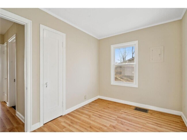 Building Photo - 4567 Colorado St SE