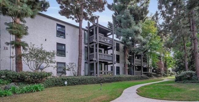 Building Photo - 7742 Redlands St