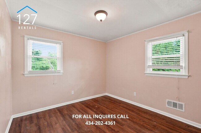 Building Photo - Spacious 4-Bedroom Single Family home with Large Backyard & Ample Storage
