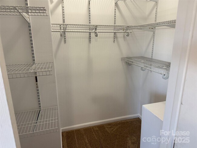 Building Photo - 918 Faye St