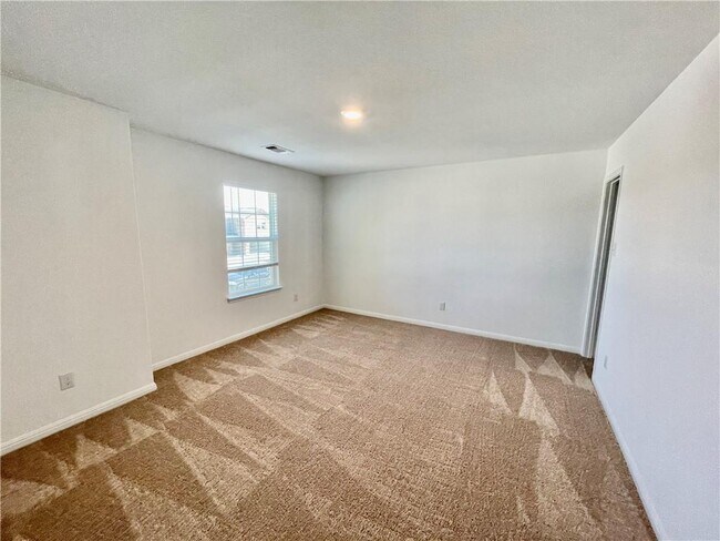 Building Photo - 126 Fox Glen Trl