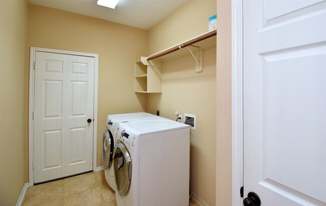 Building Photo - 30 Granite Path Pl