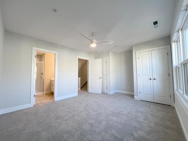 Building Photo - 6800 Milligan Way