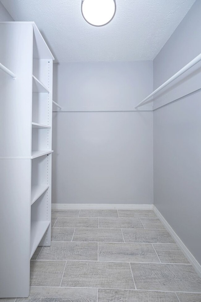 Building Photo - Charming 3-Bed, 1-Bath Home - Fully Remodeled & Move-In Ready!