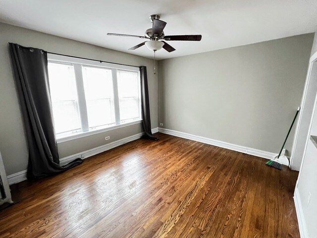 Building Photo - 4752 N Lotus Ave