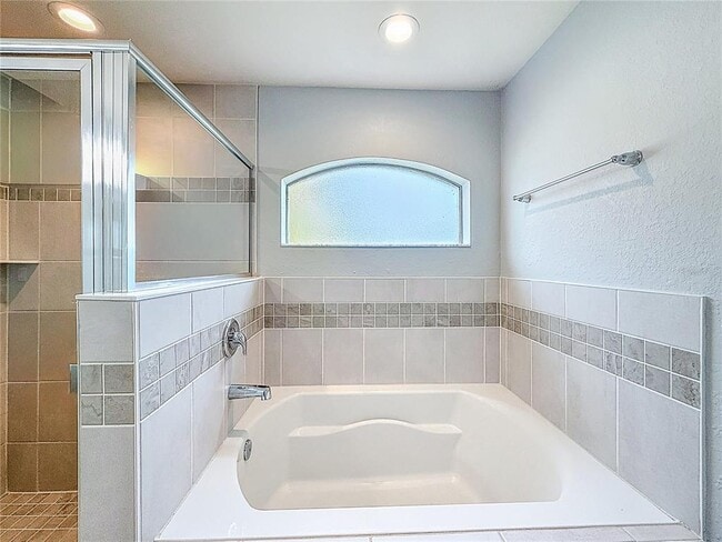 Building Photo - 6945 Gideon Cir