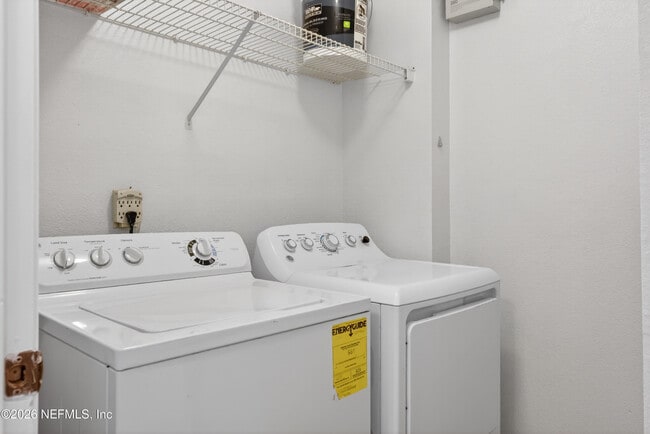 Building Photo - 13810 Sutton Park Dr N