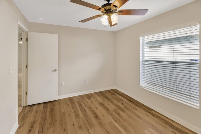 Building Photo - 2408 Camden Oaks Pl