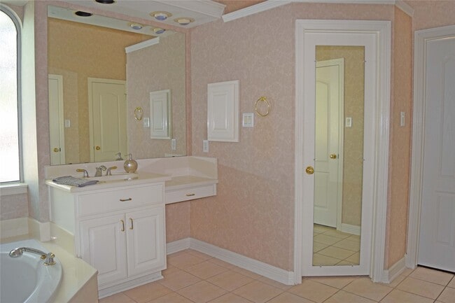 Building Photo - 12019 Laguna Terrace Dr