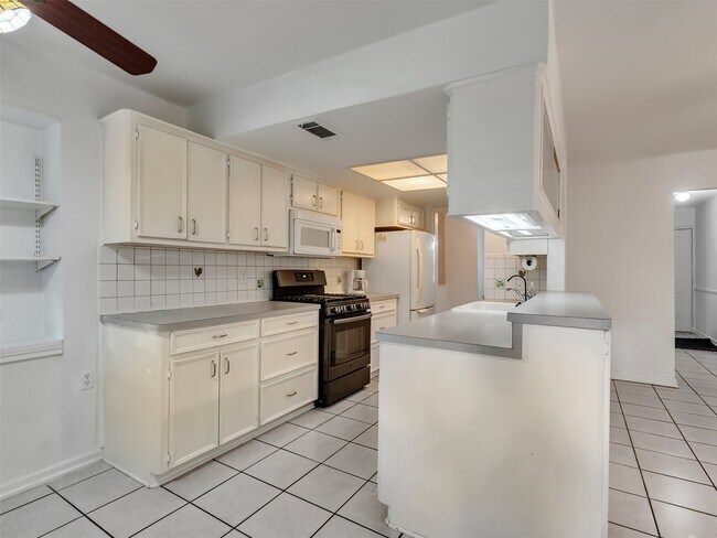 Building Photo - 15443 W Willowwind Cir