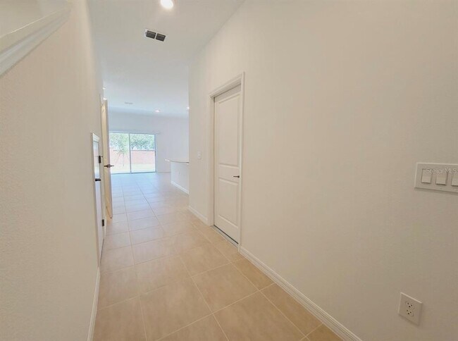 Building Photo - 1811 Roosevelt Pl