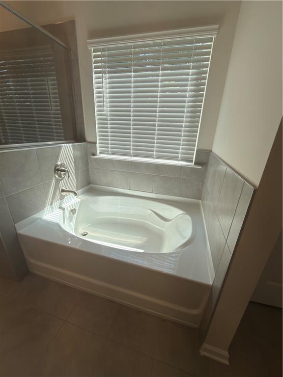 Building Photo - 5270 Woodline View Cir