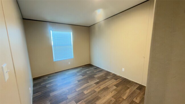 Building Photo - 7173 Rd 5878