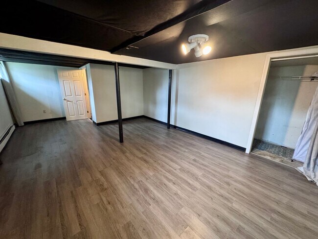 Building Photo - Newly Renovated Year-Round Apartments – St...