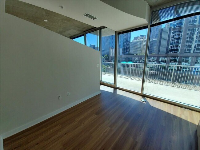 Building Photo - 400 W Peachtree St NW