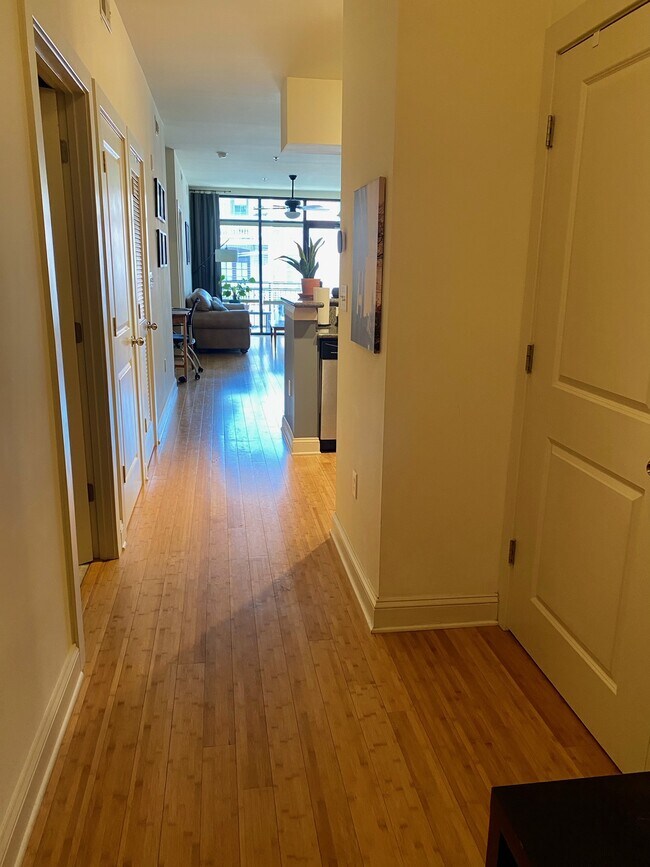 Entry way - 1333 W Broad St