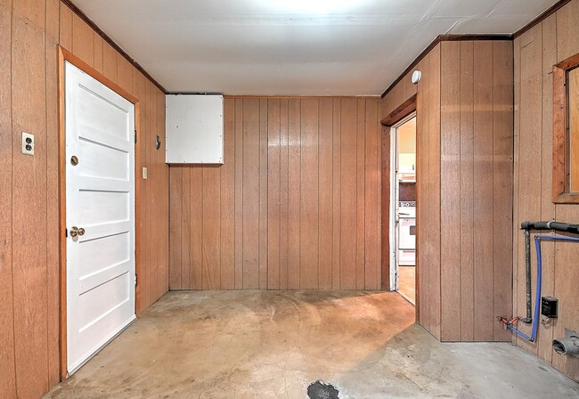 Building Photo - 6456 Blue Springs Pkwy
