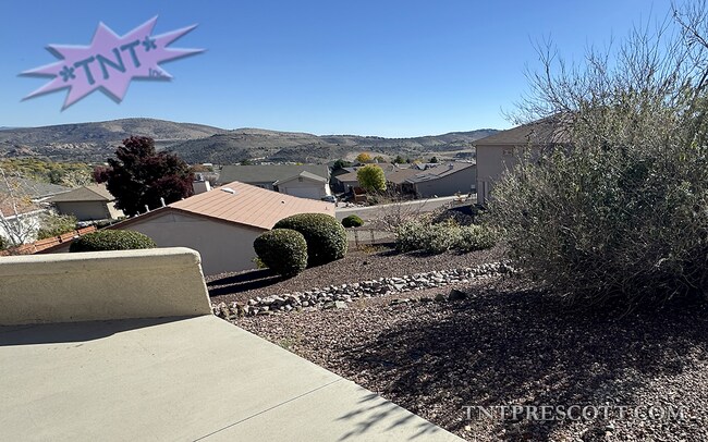 Building Photo - Home in Cliff Rose HOA ~ Winter Special!!