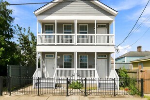 Building Photo - 1722 Harmony St