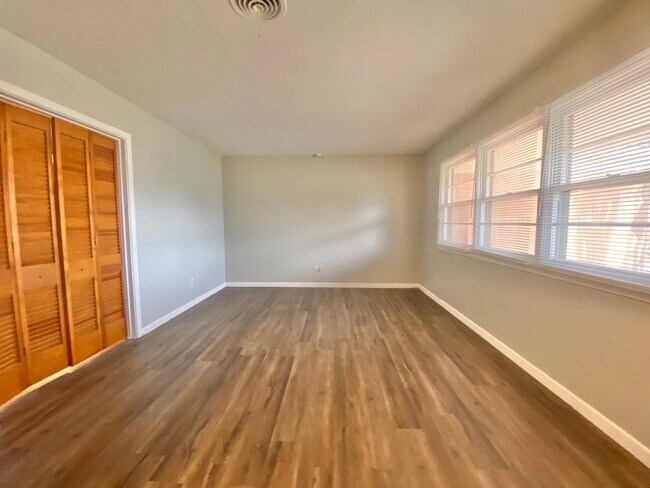 Building Photo - MOVE IN SPECIAL - half off the first month...