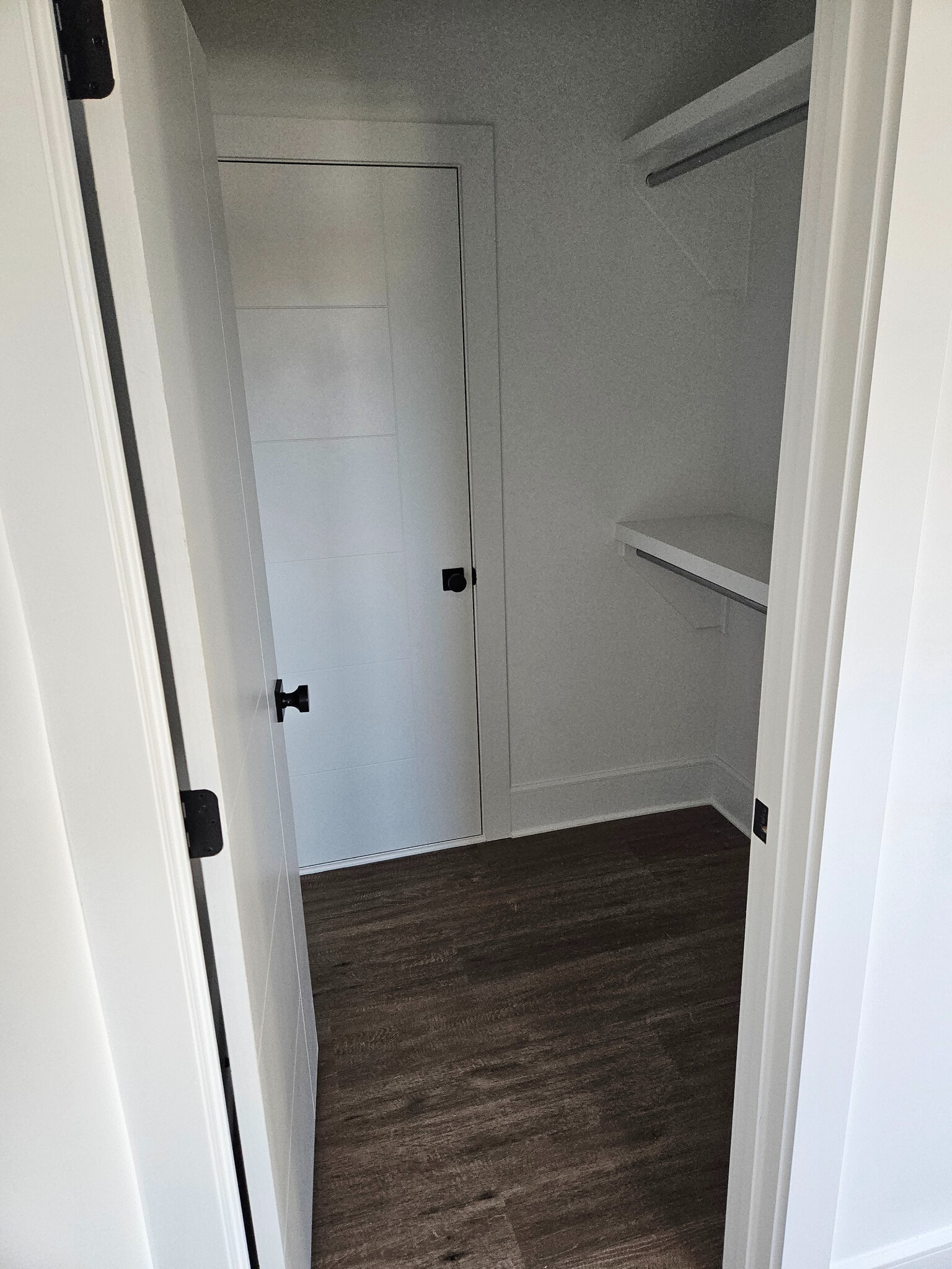 Building Photo - Room in Townhome on Donna Ave