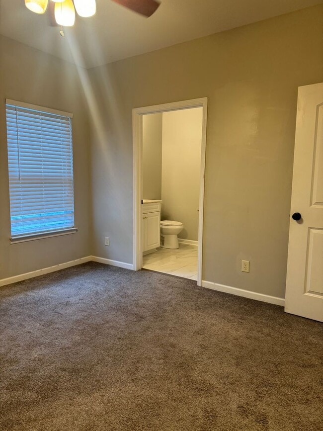 Building Photo - Price reduced!!