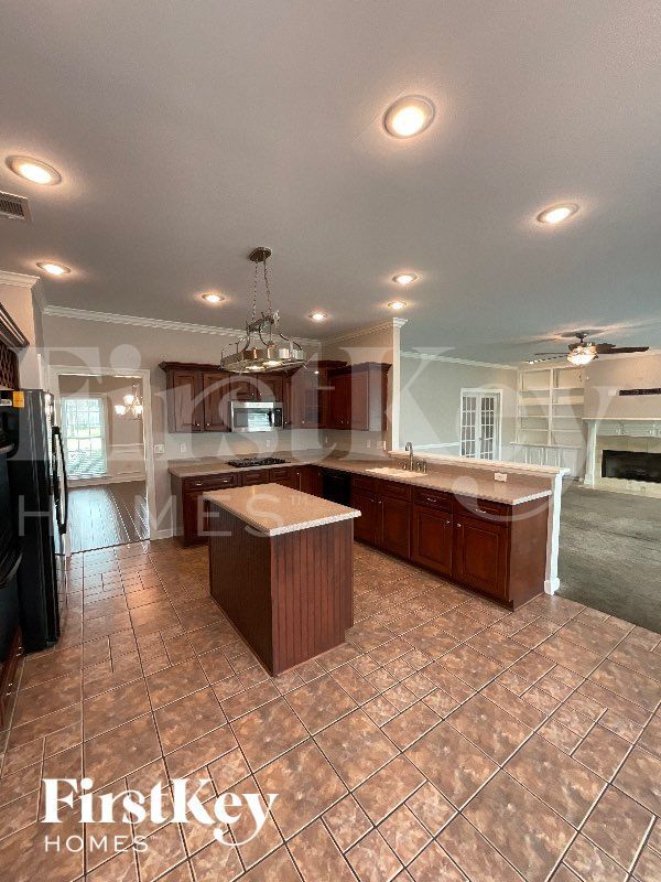 Building Photo - 1656 Turtle Hill Dr