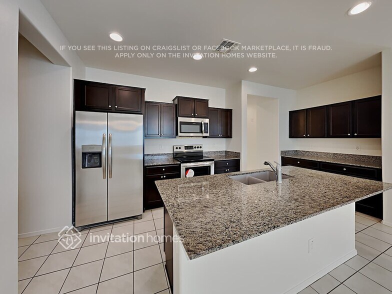 Building Photo - 18203 W Fulton St