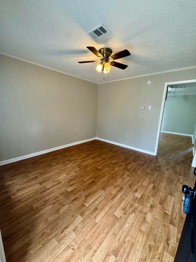 Building Photo - 105 Dorman Ave