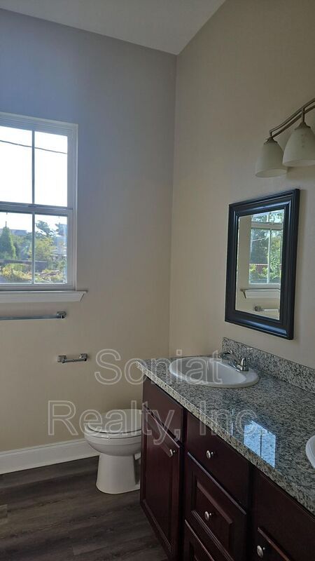 Building Photo - 2325 Florida Ave