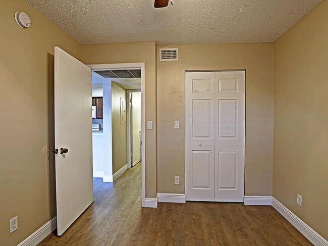 Building Photo - Mystic Gardens 5319-1905