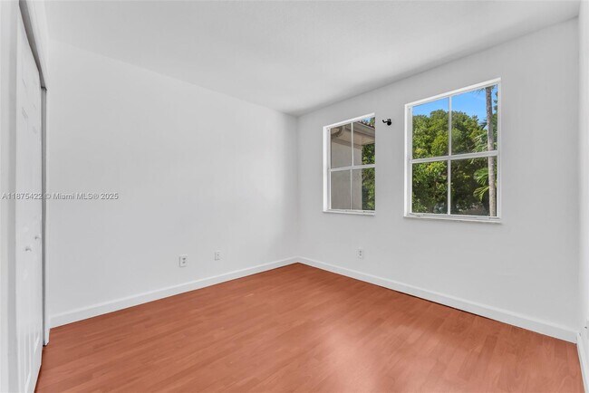 Building Photo - 3907 SW 155th Ave