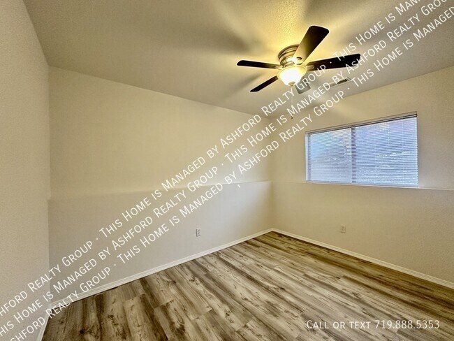 Building Photo - 1120 Yuma St